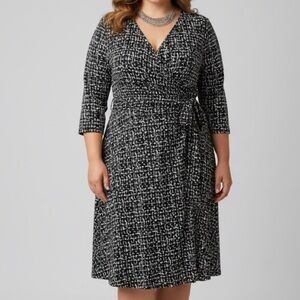 NWT MOTHERHOOD Black and White Stretch Wrap Dress 1X